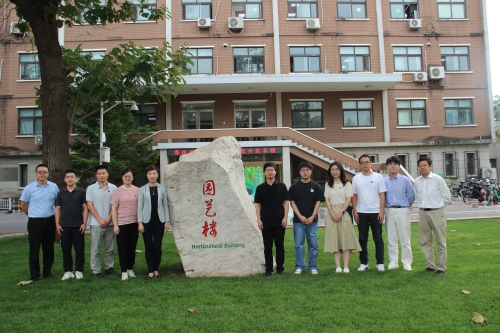 太阳成集团tyc33455举办2024年新入职教师座谈交流会